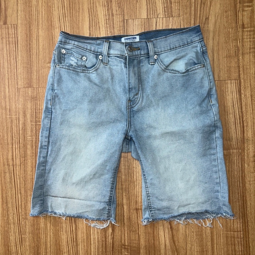Denizen from Levi's Men's Size 32 Denim Slim Shorts with Raw Cuffed Hem